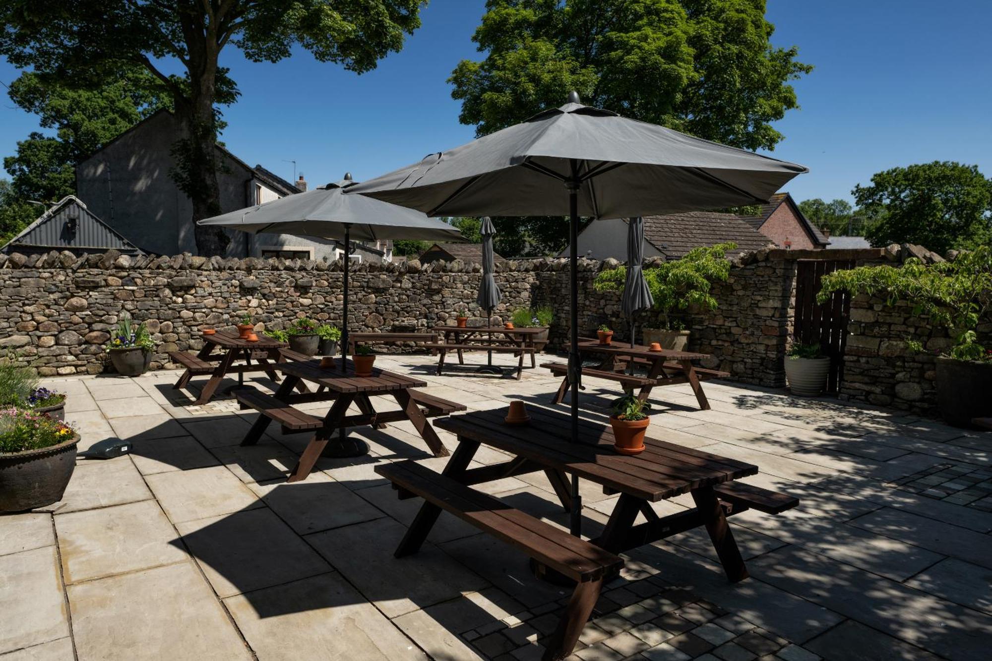 George And Dragon Clifton Hotel Пенрит Екстериор снимка