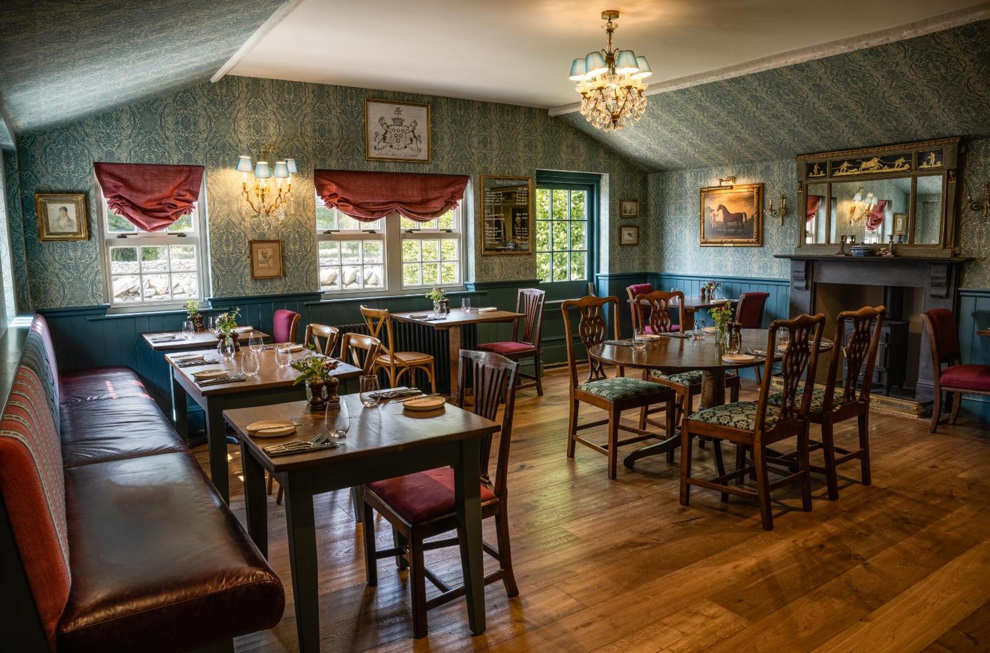 George And Dragon Clifton Hotel Пенрит Екстериор снимка